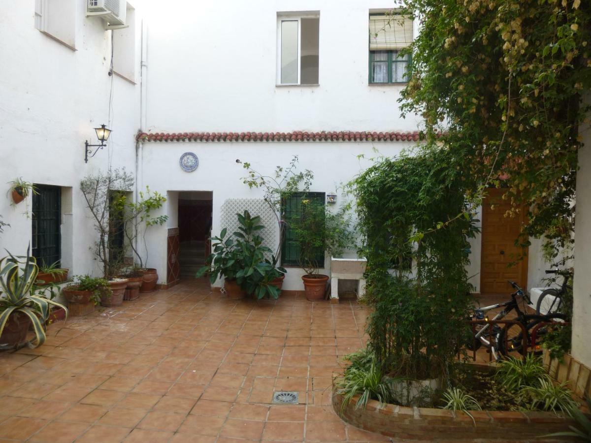 Apartment Sleep & Shower In A Typical District